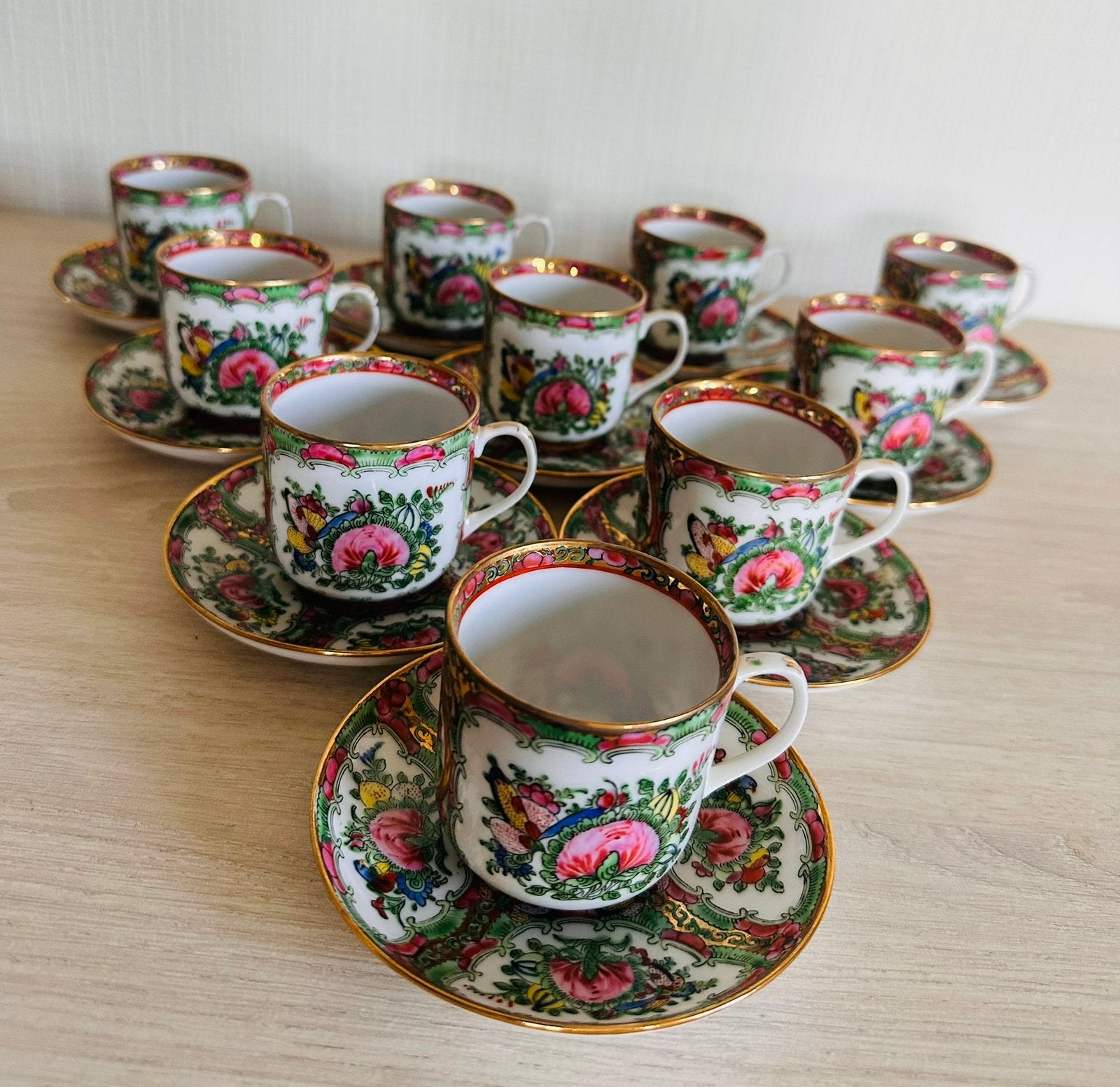 Complete set Chinese handgeschilderde kopjes en schoteltjes, Ophalen of Verzenden