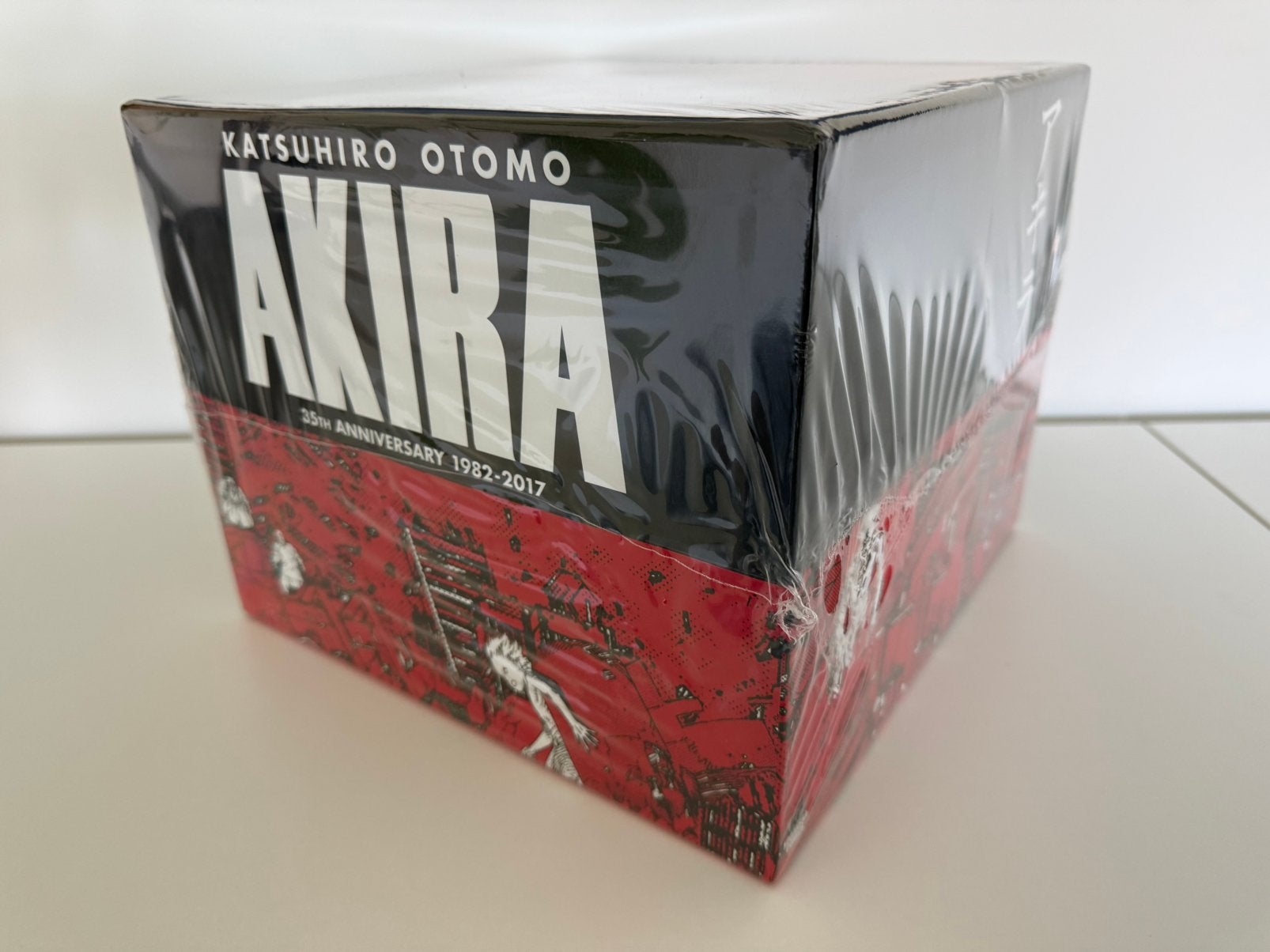 Akira 35th anniversary box set Manga HC SEALED, Boeken, Ophalen, Zo goed als nieuw
