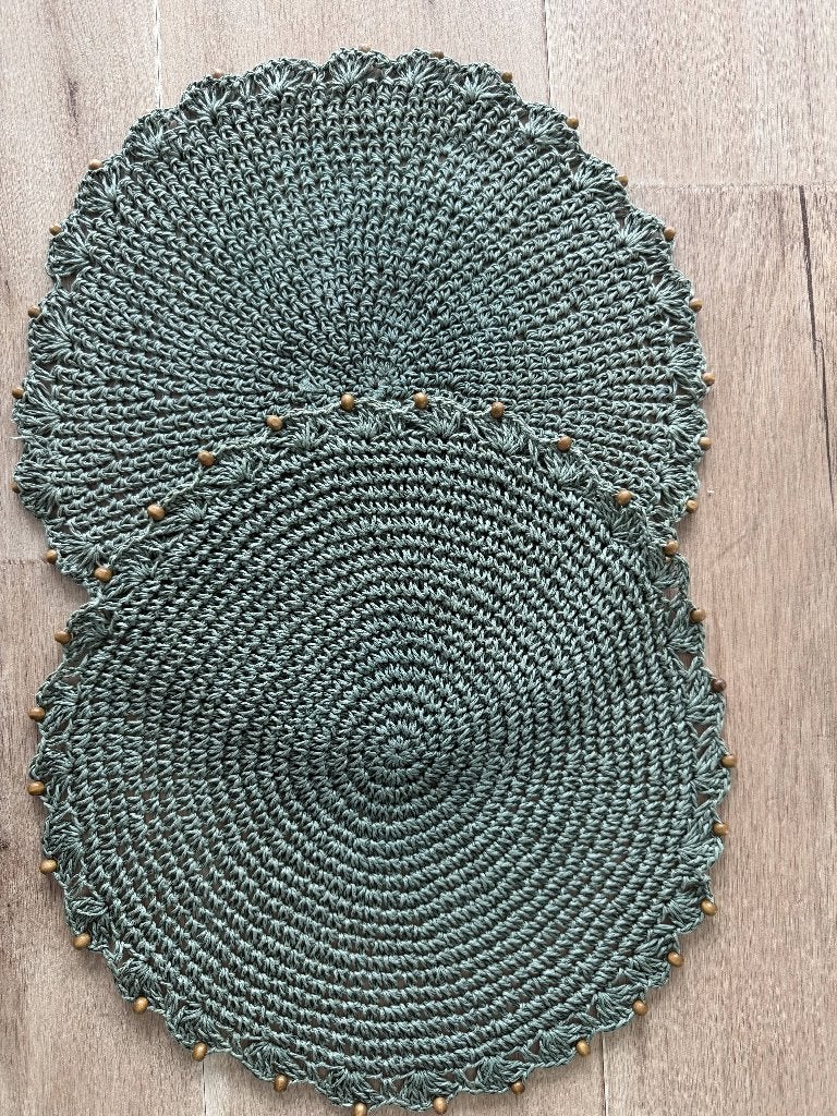 Decoratieve placemats met houten kralen, Huis en Inrichting, Keuken | Textiel, Ophalen, Zo goed als nieuw, Placemat, Groen