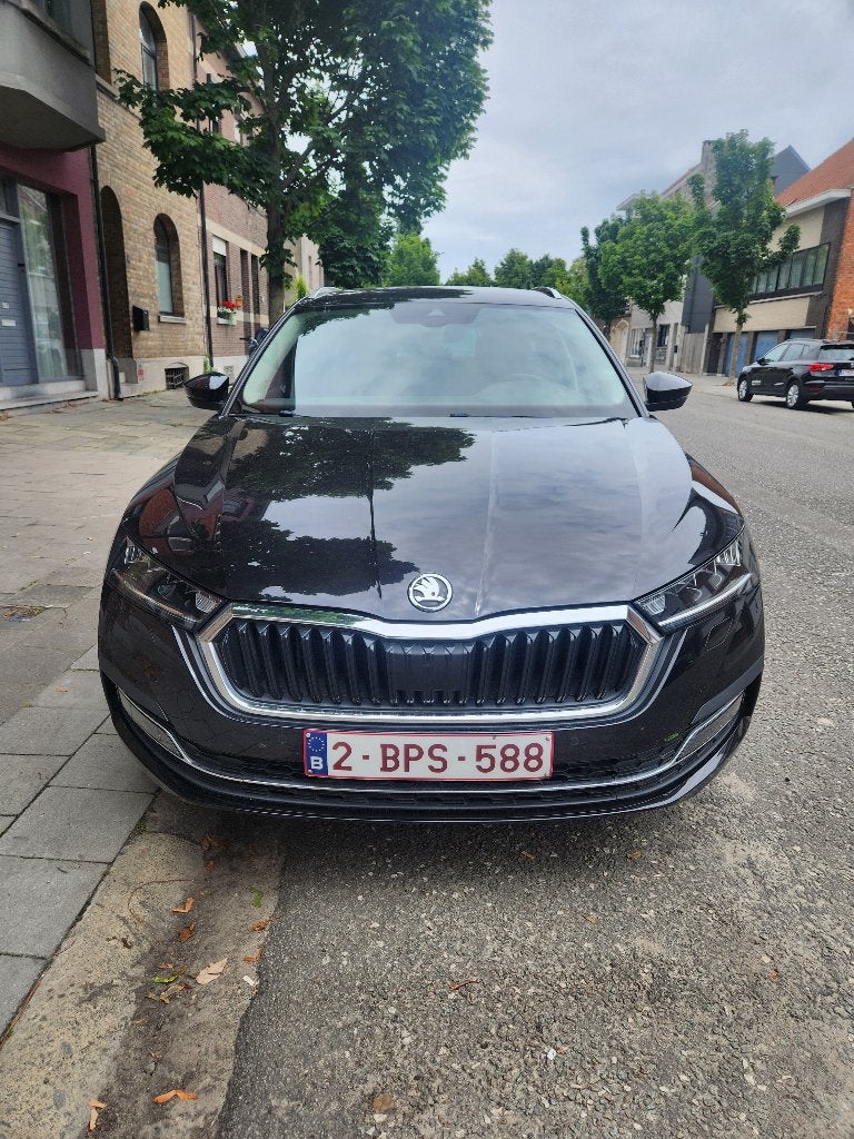Skoda Octavia 1.0, Autos, Skoda, Entreprise, Octavia, Essence, Euro 6, Break, 5 portes, Boîte manuelle, Noir, Noir, Traction avant