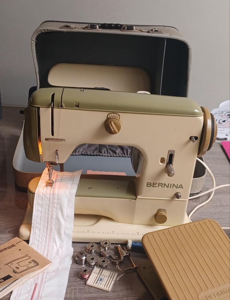 Machine à coudre bernina 700 suisse, Enlèvement ou Envoi, Machine à coudre, Bernina