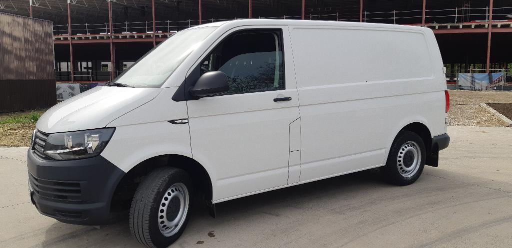 VW transporter l1h1 2019  AUTOMATIQUE  AIRCO 150PK, Auto's, Automaat, Euro 6, Particulier, Te koop
