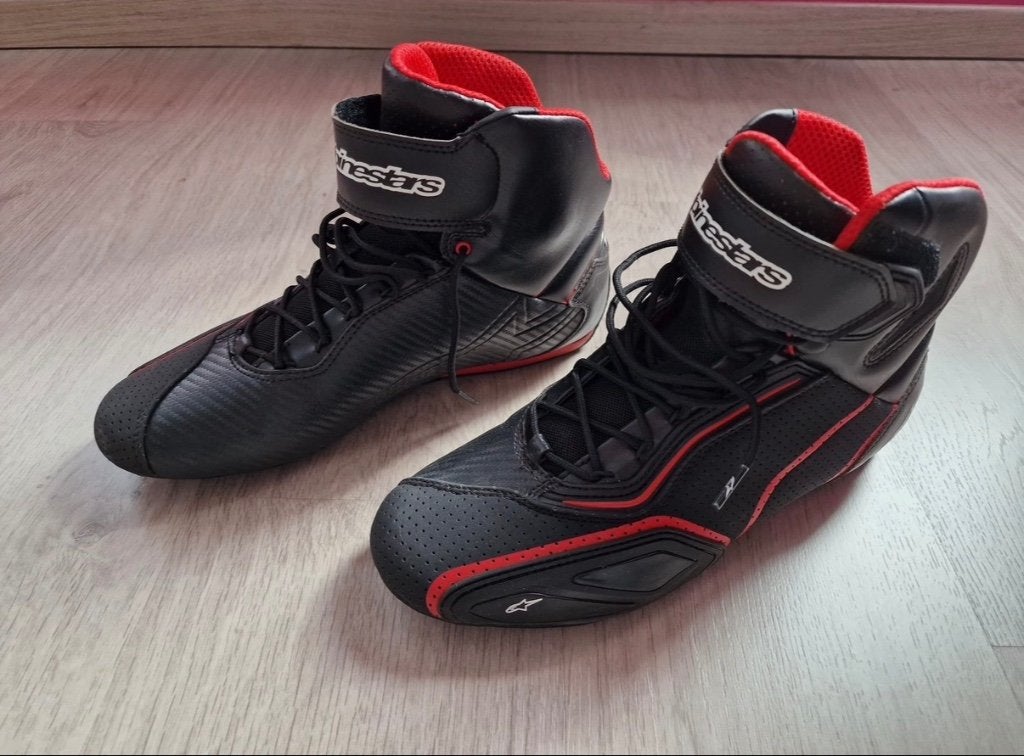 Chaussure pour moto, Enlèvement