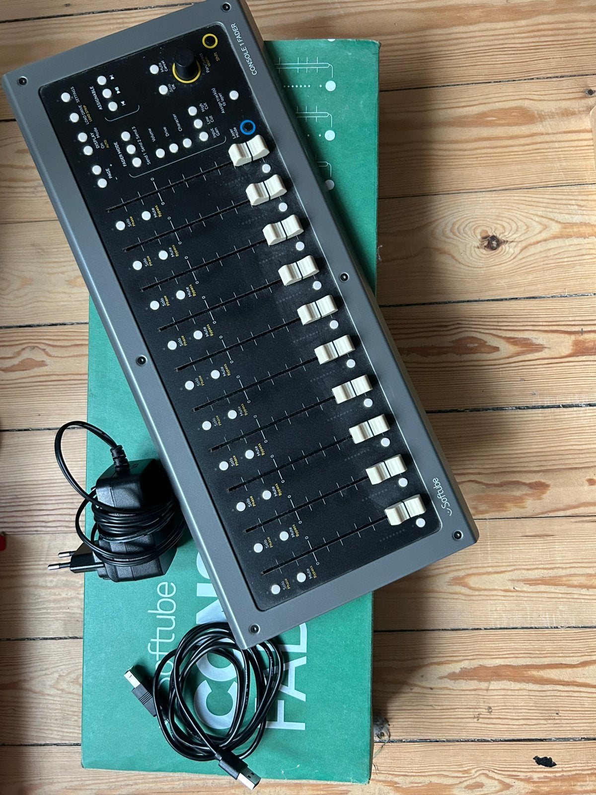 Softube console 1 en fader, Musique & Instruments, Enlèvement, Comme neuf