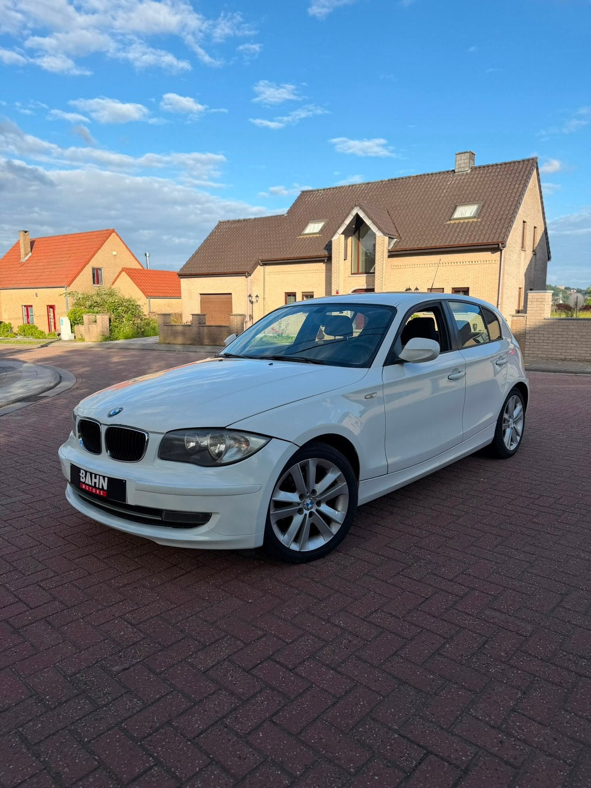 BMW 1-serie, Auto's, BMW, Bedrijf, Te koop, 1 Reeks, Diesel, Euro 5, 5 deurs, Handgeschakeld, Wit, Ophalen