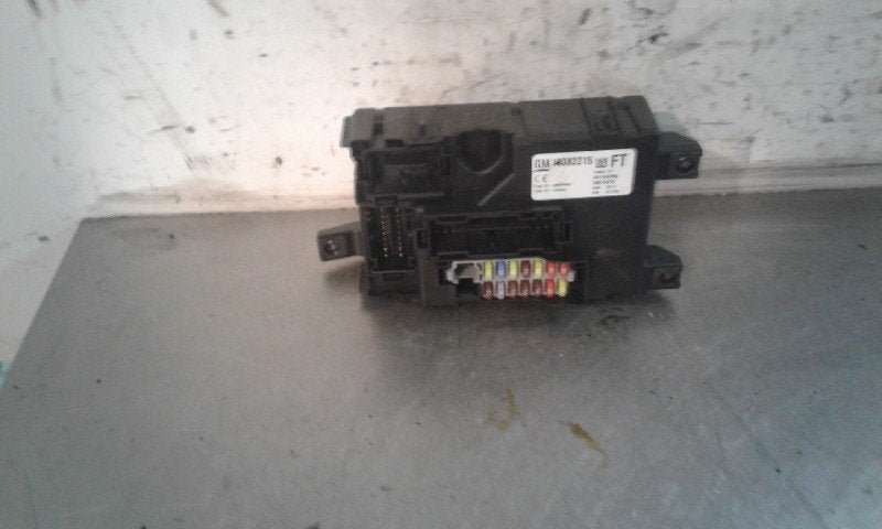 BOITIER FUSIBLES Opel Corsa D (|13382215|13382215FT|), Dhr. J. Ham, Administratie@autoham.nl, Opel, Utilisé