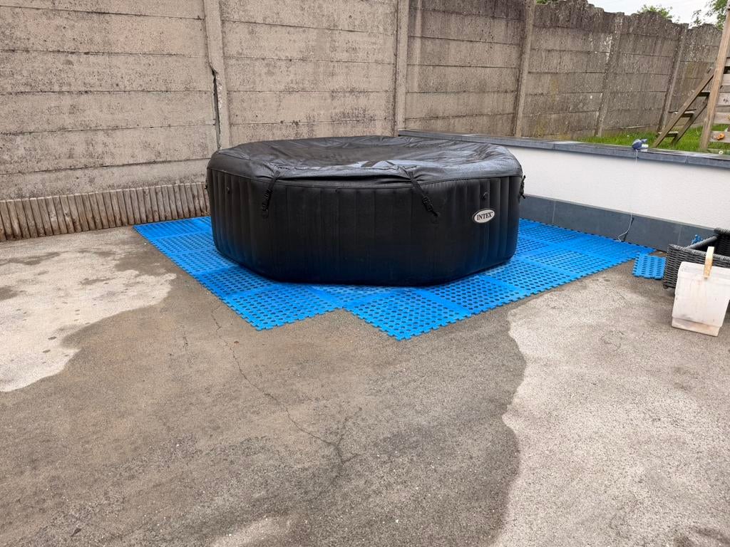 Intex jacuzzi 6 personen, Ophalen, Gebruikt