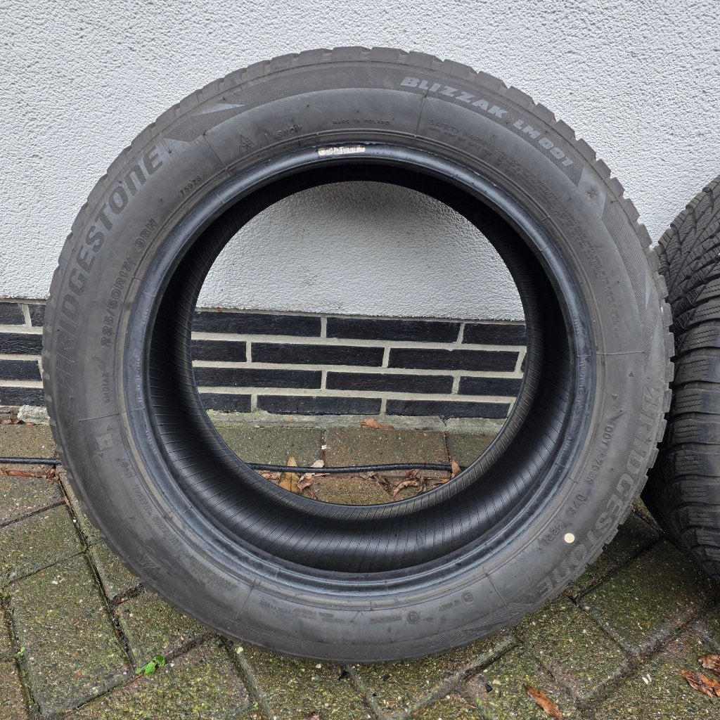 2 x bridgestone 225/50/17 98h 5mm profiel, Ophalen, Gebruikt, 17 inch, Winterbanden