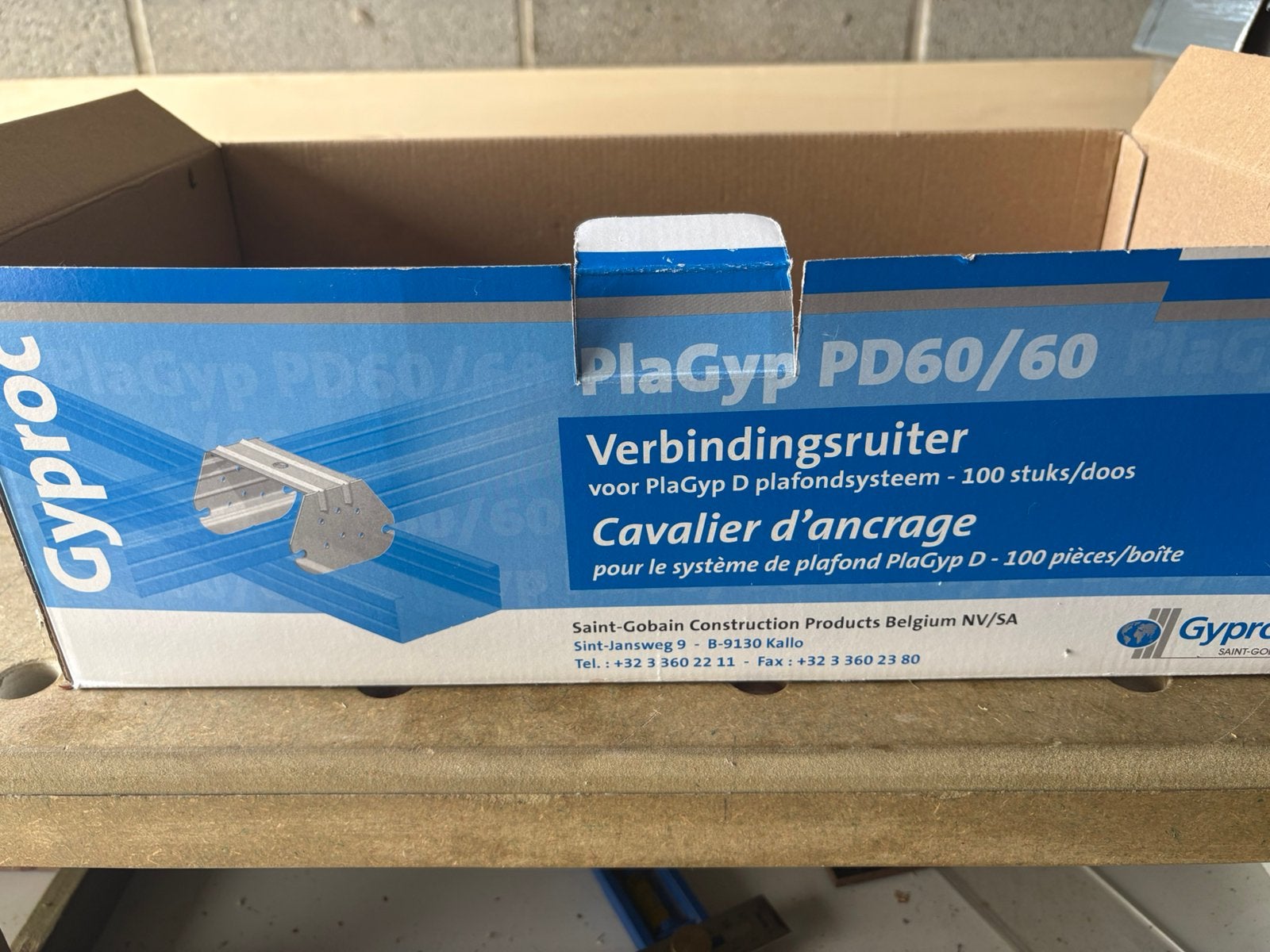 Gyproc plagyp pd 60/60 en paar plafondhangers, Bricolage & Construction, Enlèvement, Neuf