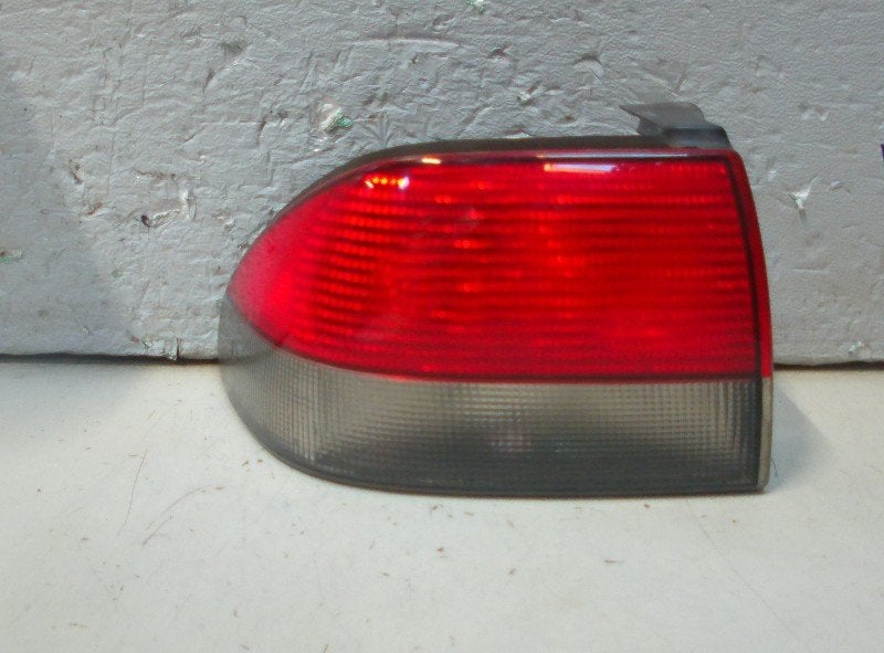 ACHTERLICHT LINKS BUITEN buitenzijde Saab 900 II, Saab-de-info@saabgroup.com, Saab Deutschland GmbH, Saab, Gebruikt