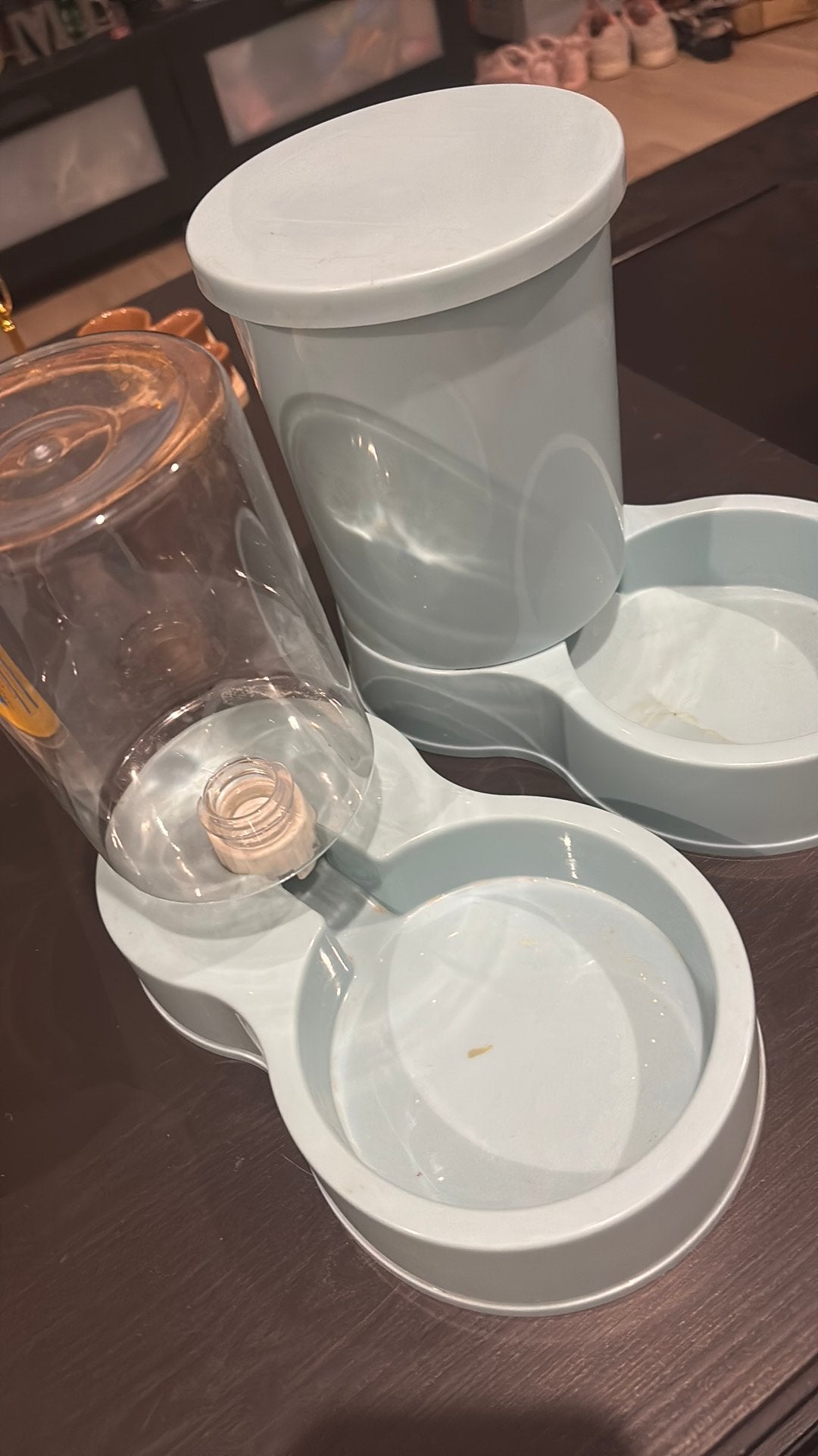 Lot of 2 dog cat pet feeders ( drink and food) baby blue, Ophalen, Zo goed als nieuw