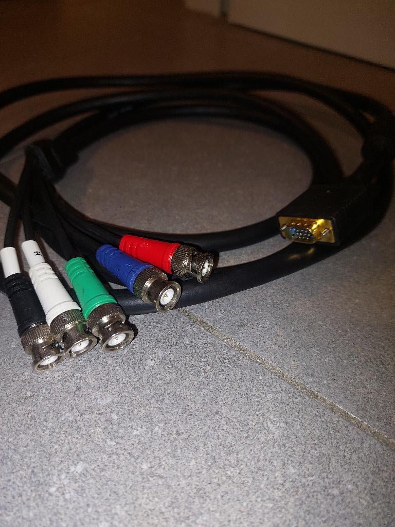 VGA TO BNC Verloop Kabel       µ1r, Computers en Software, Pc- en Netwerkkabels, Ophalen