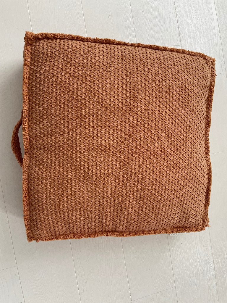 Vierkante kussen poef, Ophalen, Zo goed als nieuw, Stof, 50 tot 75 cm