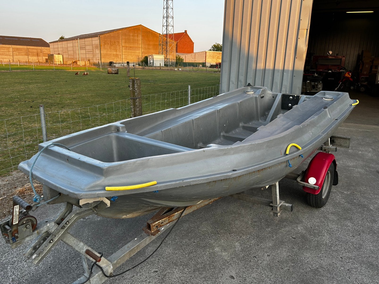 bootje zonder trailer. Af te halen in Ingelmunster, Enlèvement, Utilisé, Plastique, Autres types
