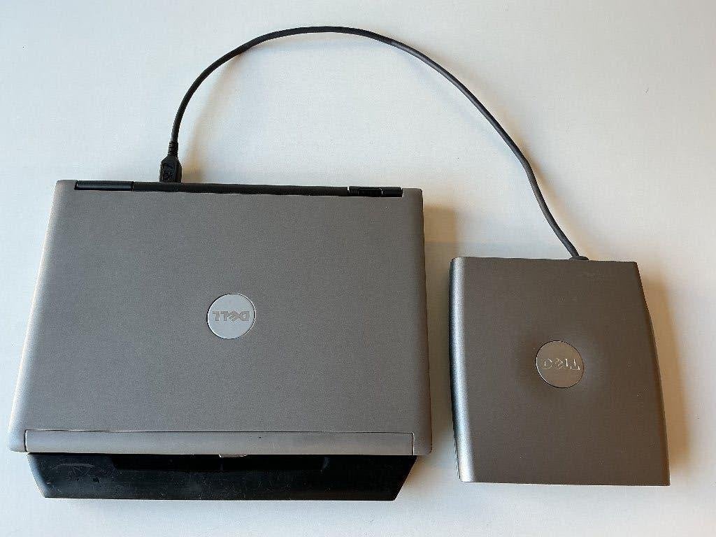Dell Latitude D420 Intel Duo 1,2 GHz, HD 60GB , 1,24 GB RAM, HDD, Qwerty, 12 pouces, Enlèvement