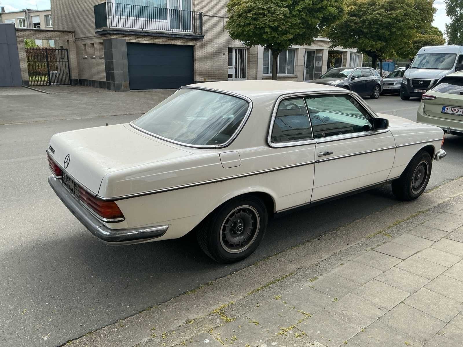 Mercedes-Benz Coupé 230CE Oldtimer, Auto's, Automaat, Mercedes-Benz, Bedrijf, Coupé