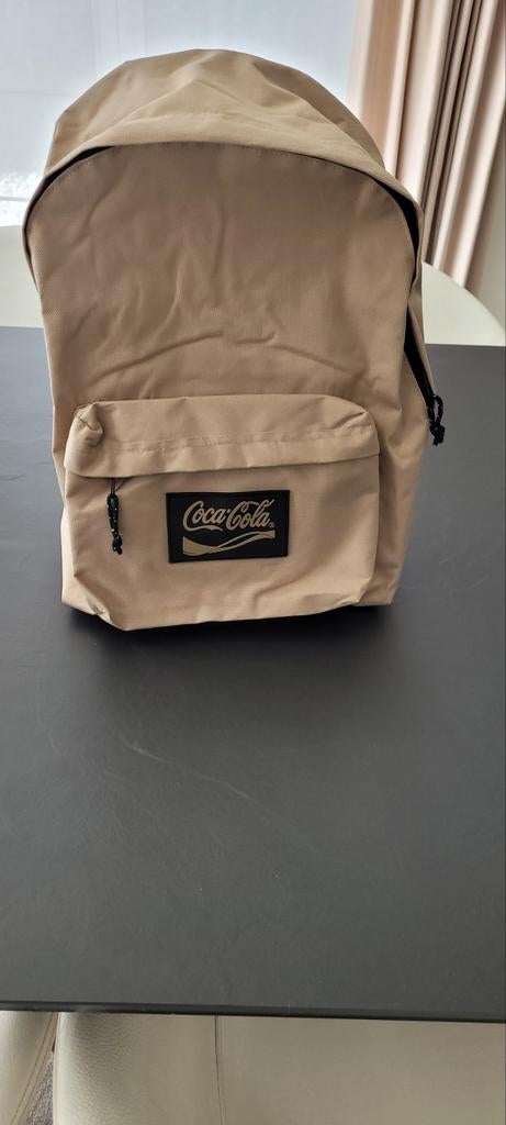 Beige rugzak coca cola, Overige merken, 25 tot 40 cm, Nieuw, Ophalen of Verzenden