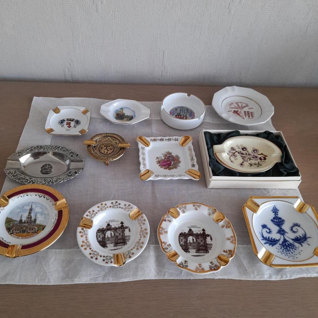 Lot van 12 asbakken  - allerlei ., Ophalen of Verzenden, Zo goed als nieuw, Asbak