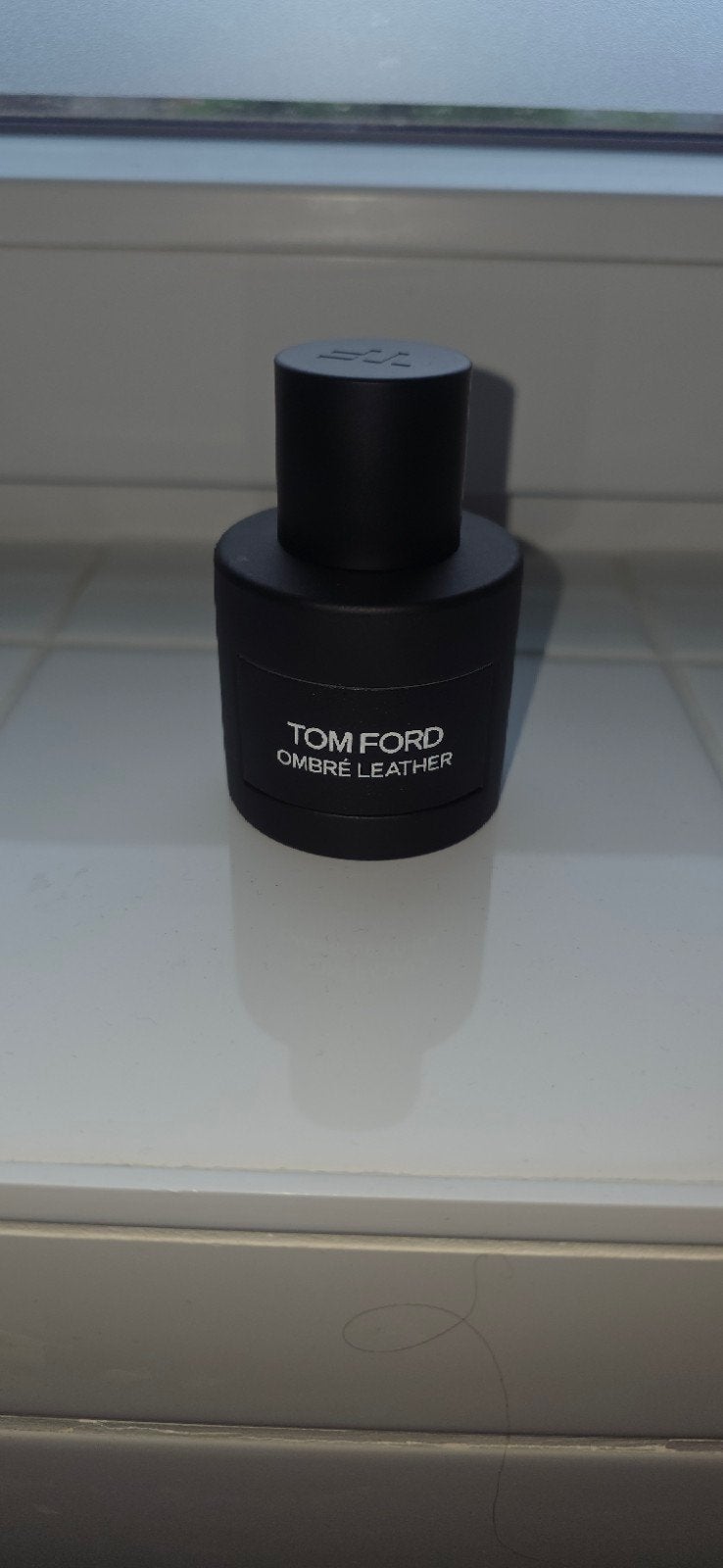 Verschillende parfums. Ombre leather, swy parfum, invictus.., Bijoux, Sacs & Beauté, Beauté | Parfums, Enlèvement ou Envoi
