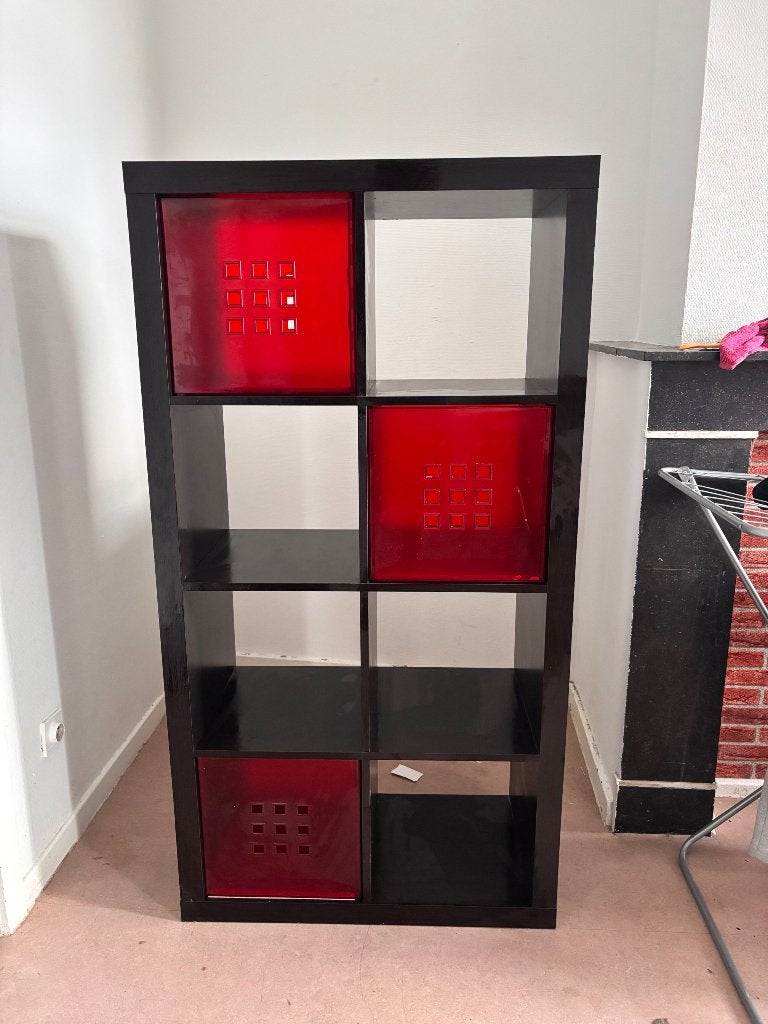 Grande étagère / bibliothèque noire et rouge – originale, Maison & Meubles, Armoires | Bibliothèques, Enlèvement, Utilisé