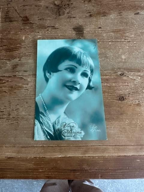 carte postale vive Catherine Leo 1145 1927, Collections, Cartes postales | Thème, Enlèvement ou Envoi, 1920 à 1940, Affranchie
