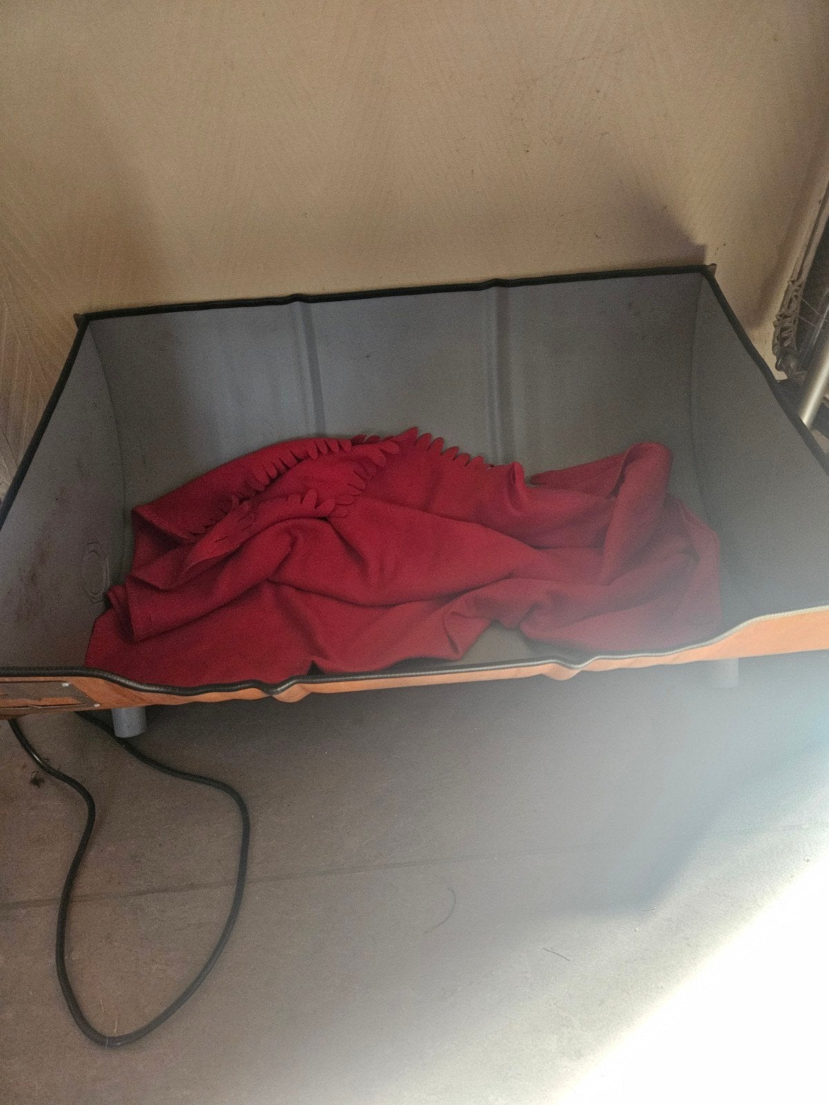 hondenmand uit olievat !, Ophalen
