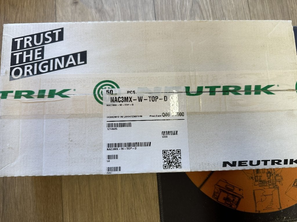 Neutrik NAC3MX-W-TOP connectoren (nieuw), Musique & Instruments, Câbles & Prises, Enlèvement ou Envoi, Neuf, Lumières