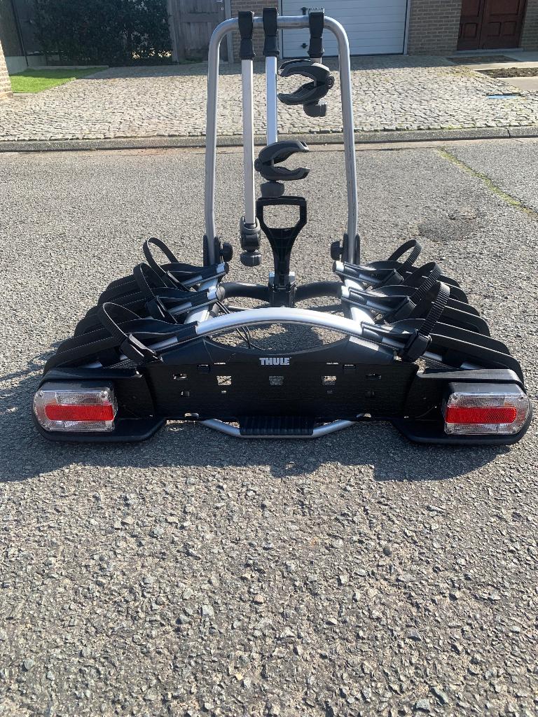 Porte-vélos Thule adapté pour 3 vélos, Support d'attelage, 3 vélos ou plus, Comme neuf, Vélo électrique