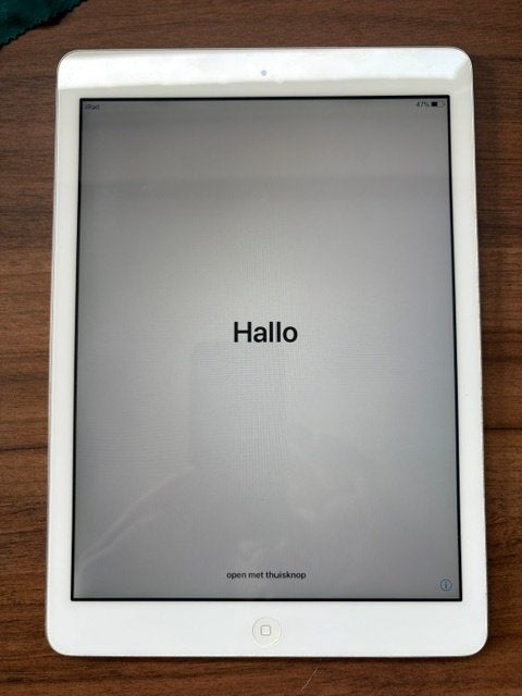Ipad 16GB grijs MODEL A1474, Computers en Software, Apple iPads, Gebruikt, Apple iPad Air, Wi-Fi, 10 inch, 16 GB, Grijs, Ophalen of Verzenden