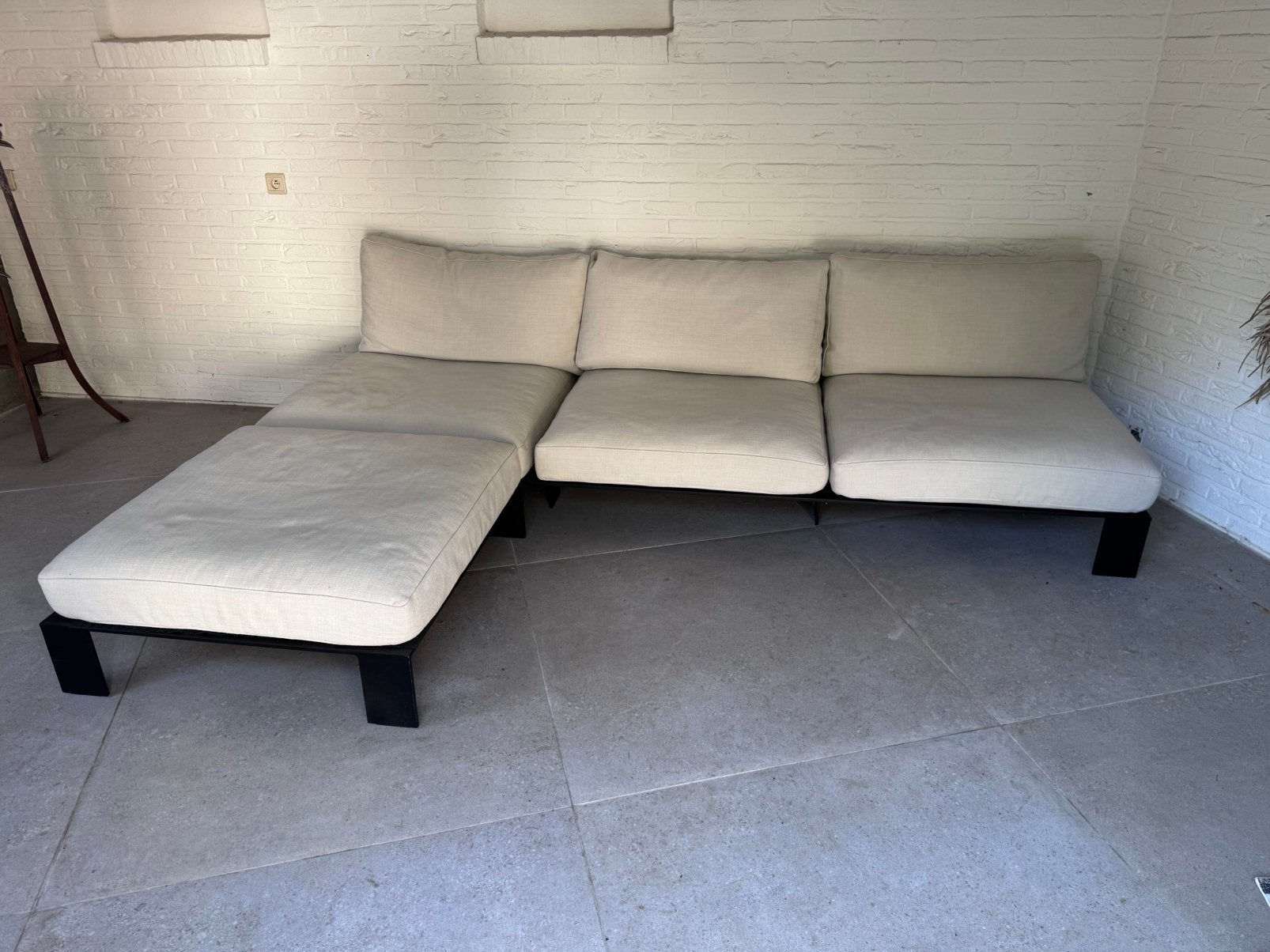 Serax bench tuinbank driezit + poef nieuwstaat, Huis en Inrichting, Ophalen, 250 tot 300 cm, 75 tot 100 cm, Stof
