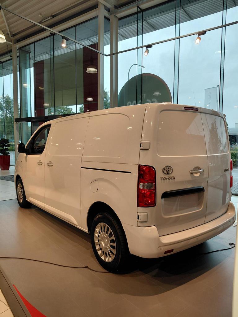 Toyota Proace 1.5D 88kW MWB Comfort, Auto's, Voorwielaandrijving, 4 deurs, Stof, Zwart