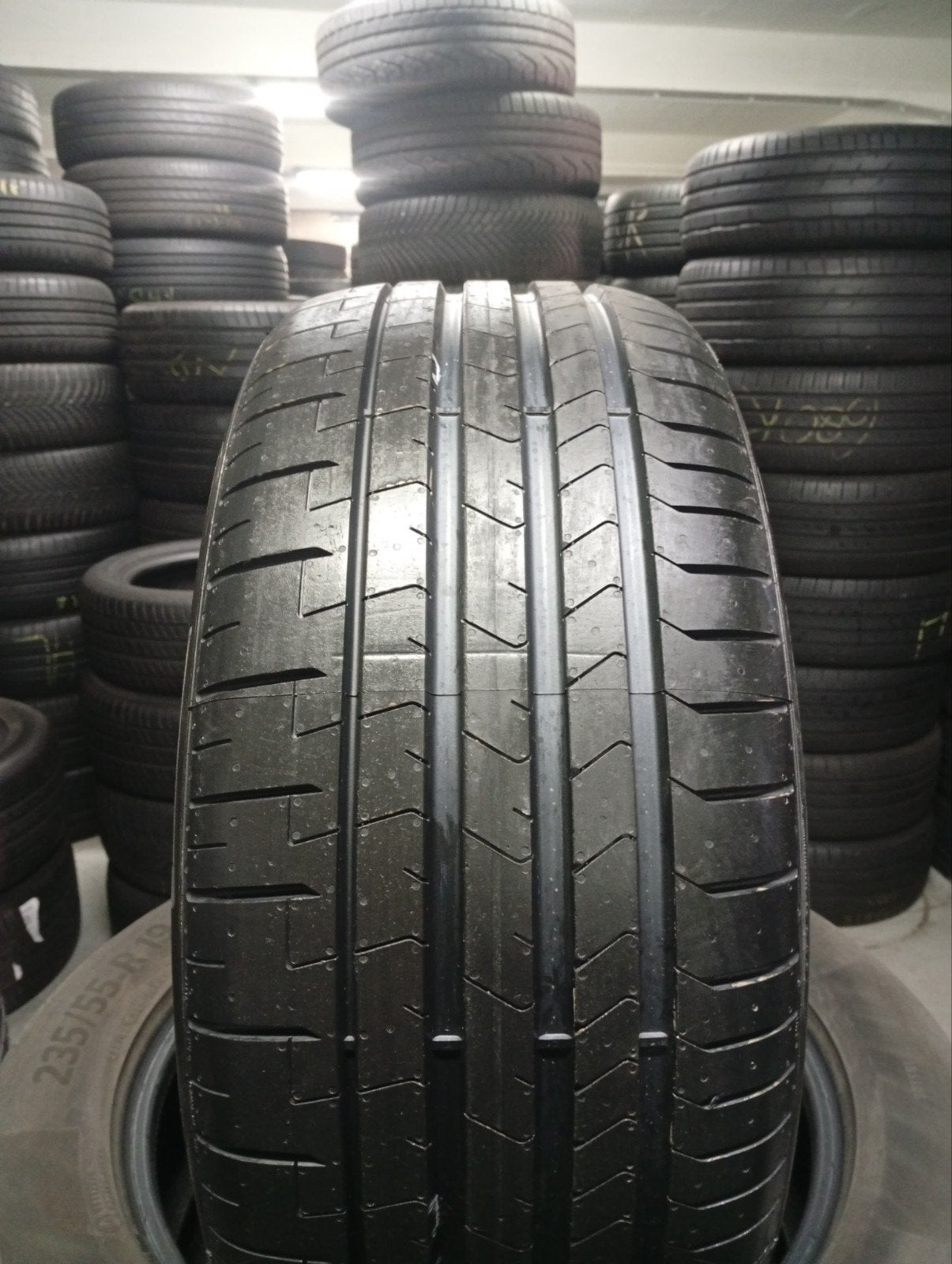 23540r19 235 40 r19 235/40/r19 pirelli nouveau avec montage, Enlèvement ou Envoi