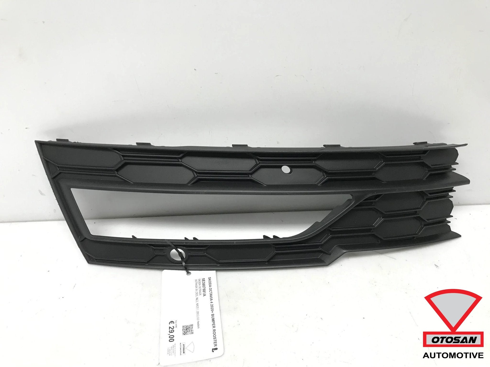 Skoda Octavia 4 2020+ Bumper Rooster Links 5E3807681A, Auto-onderdelen, Voor, Tr. Vaclava Klementa 869
293 01  Mlada Boleslav, CZ