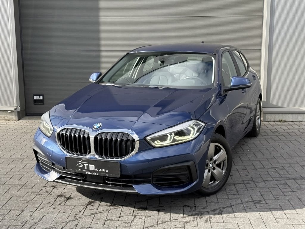 BMW 116I LED navigatie cruise controle, Voorwielaandrijving, Dealer onderhouden, Geheel digitaal combi-instrument, Blauw
