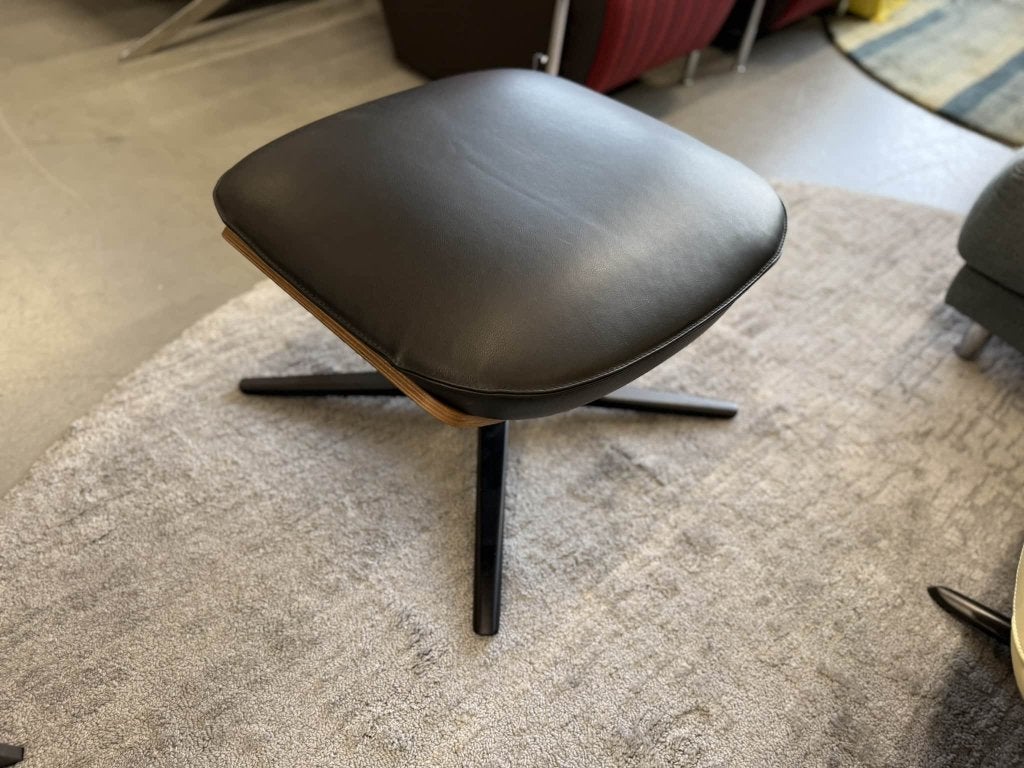 Nieuw Leolux Cream Voetenbank zwart leer design poef, Leolux, Info@leolux.nl, Nieuw, Hout
