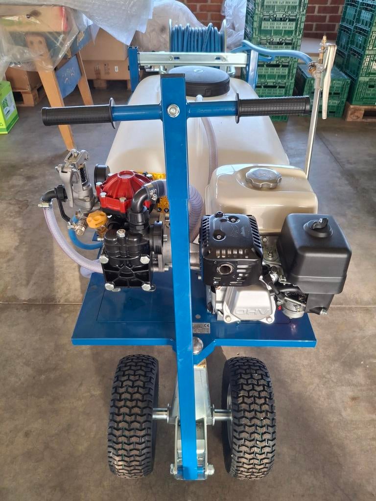 Te koop nieuw spuitvat met 50 meters darm, Motoren