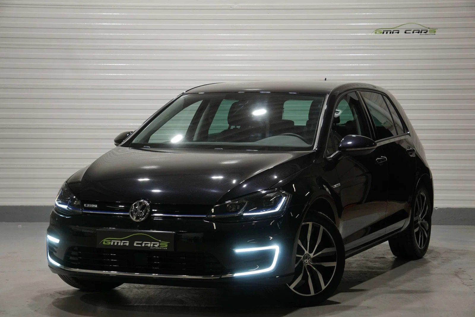 Volkswagen e-Golf e-Golf 35.8kWh-Navi-Cam-Keyless-Carplay-Ac, Auto's, Stof, Gebruikt, Parkeersensor, 136 pk