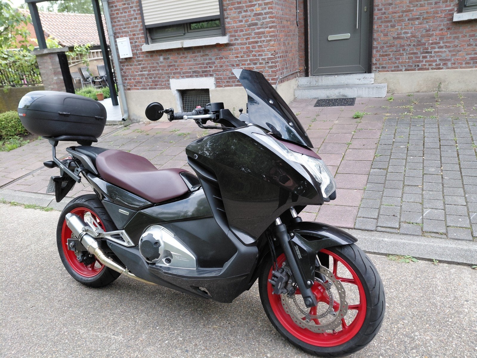 Honda Integra 700cc/2012 avec seulement 50 dkm, prix demandé, Motos, Particulier, ABS