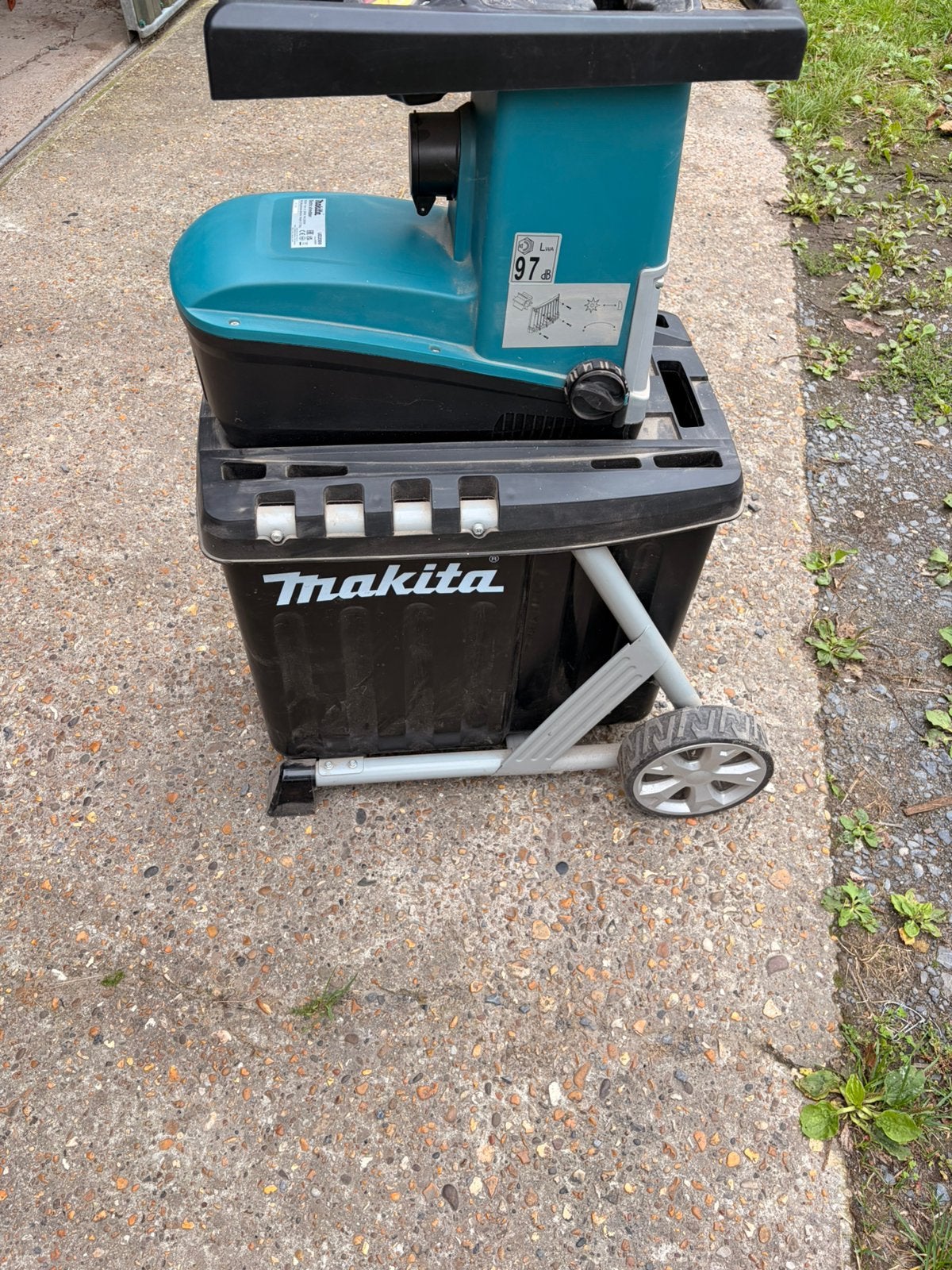 Makita UD2500 hakselaar 230v 2500w, Tuin en Terras, Ophalen, Zo goed als nieuw