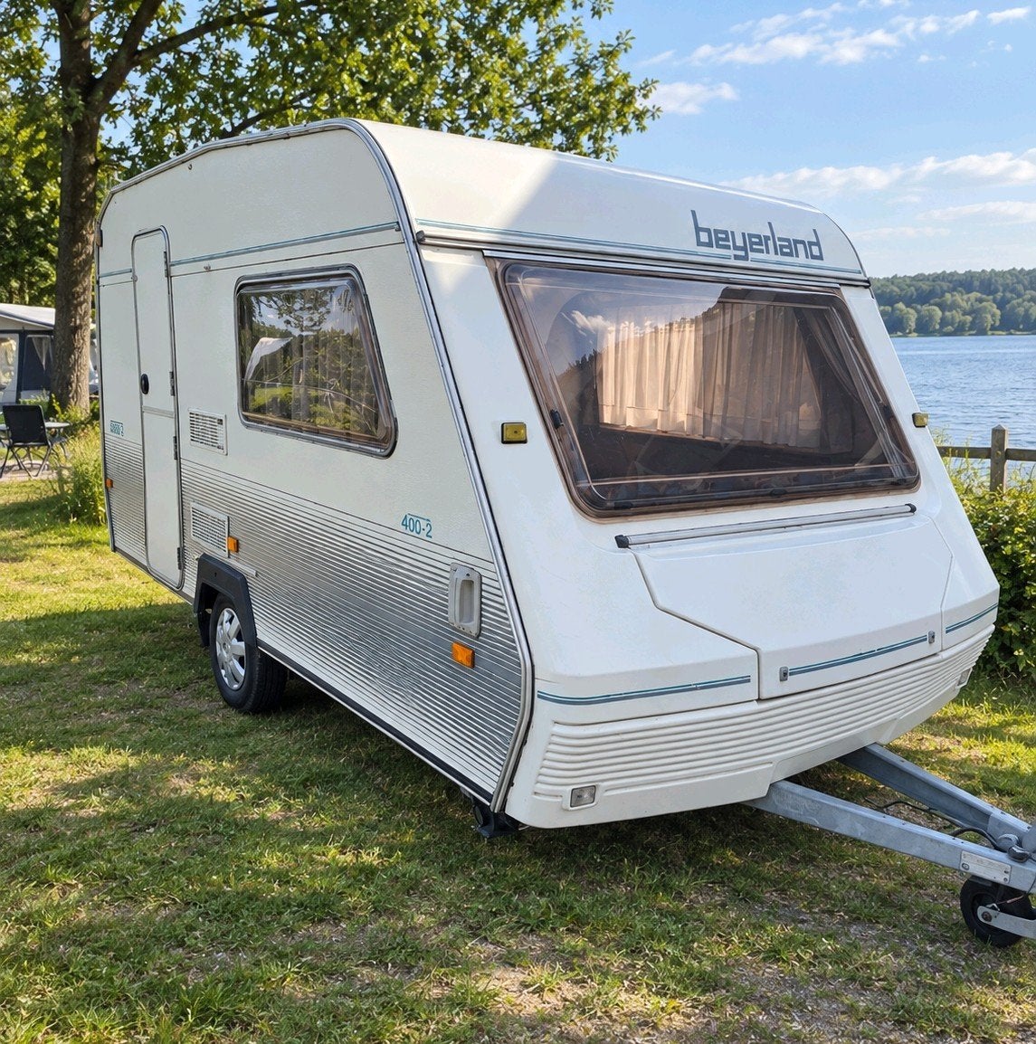 Caravane Beyerland 400 -2 Vitesse | État impeccable ! | Auve, Caravanes & Camping, Entreprise, Jusqu'à 4 m, Poêle, Siège standard