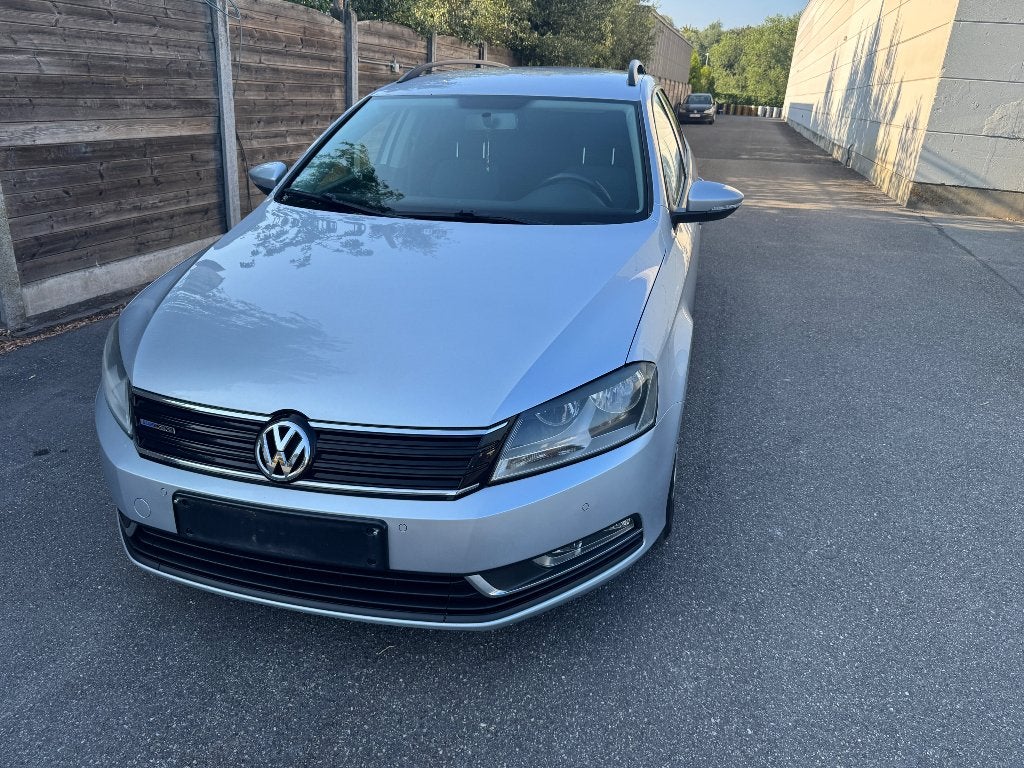 Vw Passat model 2015 euro 5 zuivere wagen airco Navi, Auto's, Voorwielaandrijving, Euro 5, Stof, Zwart