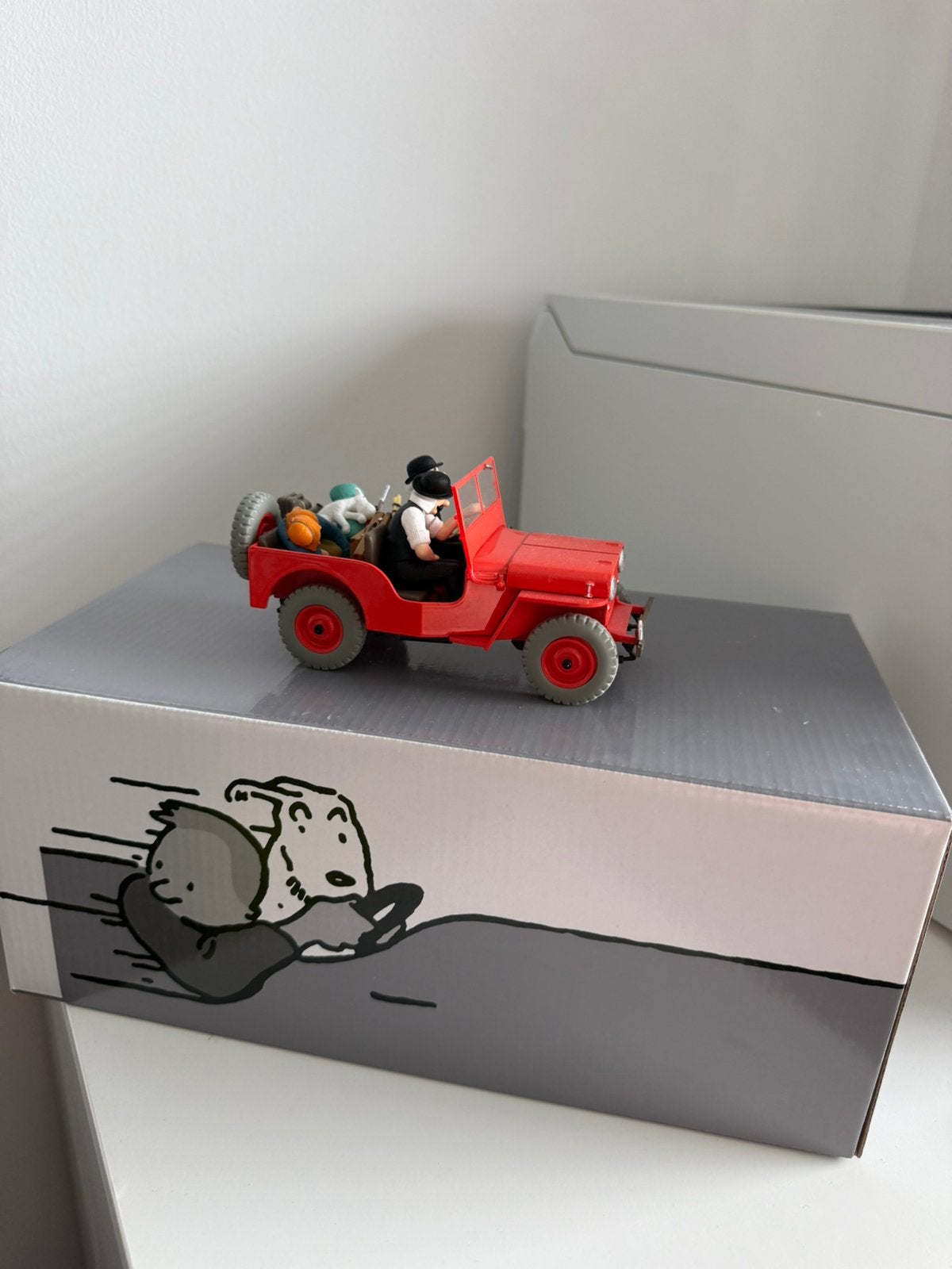 Tintin Jeep l'or noir, Collections, Enlèvement ou Envoi, Tintin, Comme neuf, Statue ou Figurine