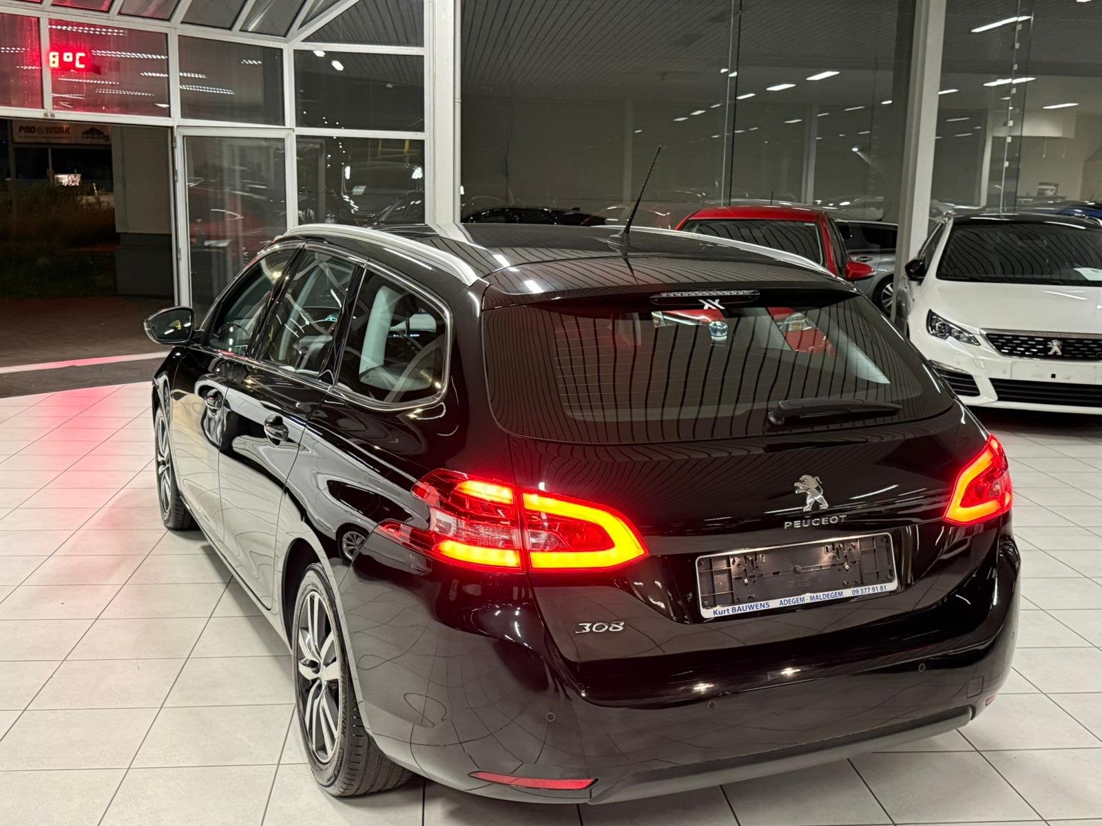Peugeot 308, Monovolume, Gebruikt, 128 pk, Zwart