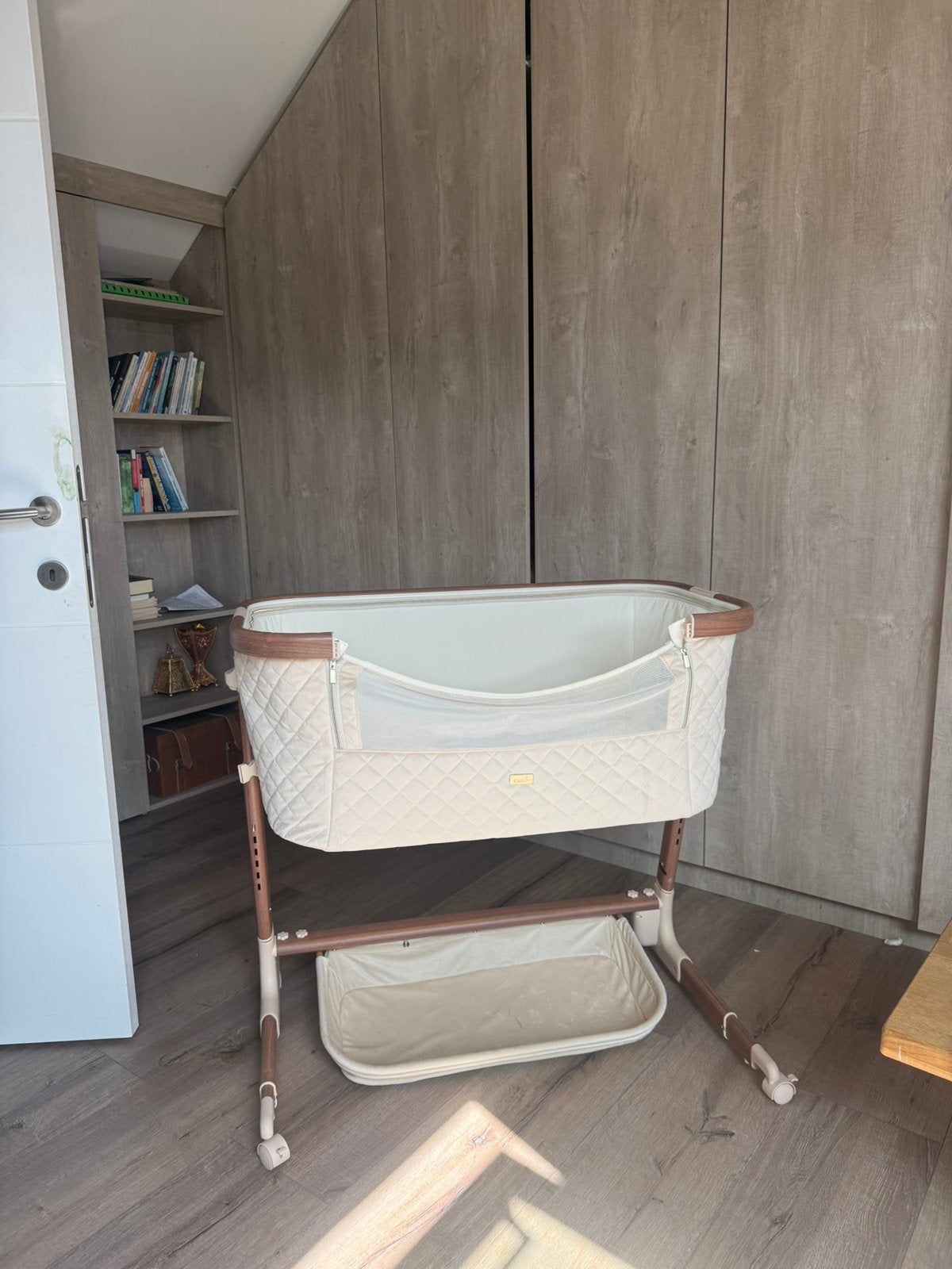Babywieg / co-sleeper met standaard – beige, Enlèvement, Comme neuf, Berceau
