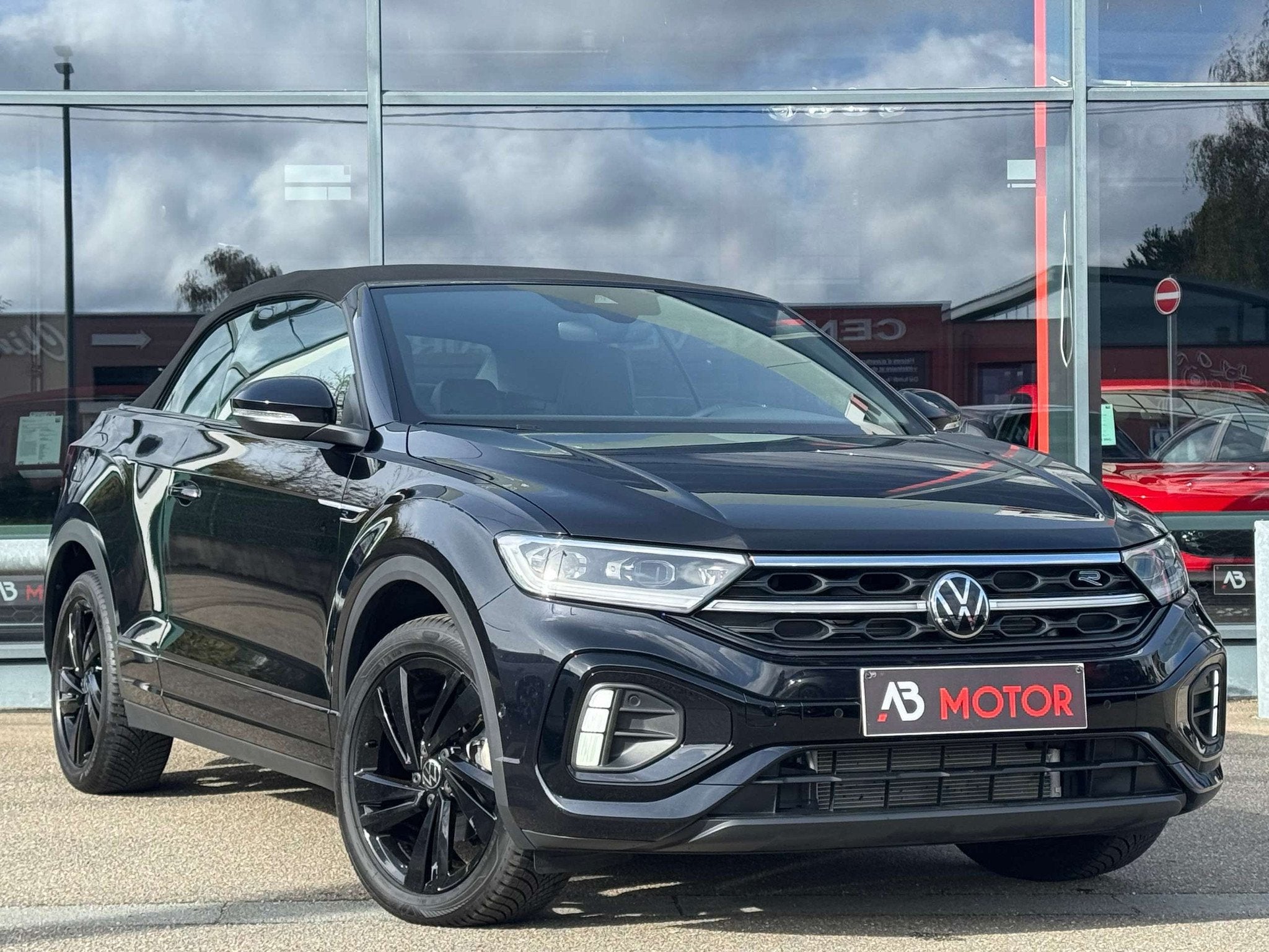 Volkswagen T-Roc Cabriolet 1.5 TSI R-LINE BLACK EDITION DSG, Auto's, 4 zetels, 4 cilinders, Bi-Xenon koplampen, Alcantara