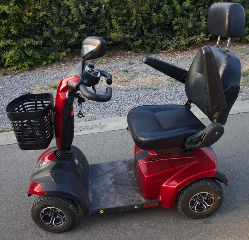 Scootmobiel Mezzo rood, Ophalen, Zo goed als nieuw, Overige merken