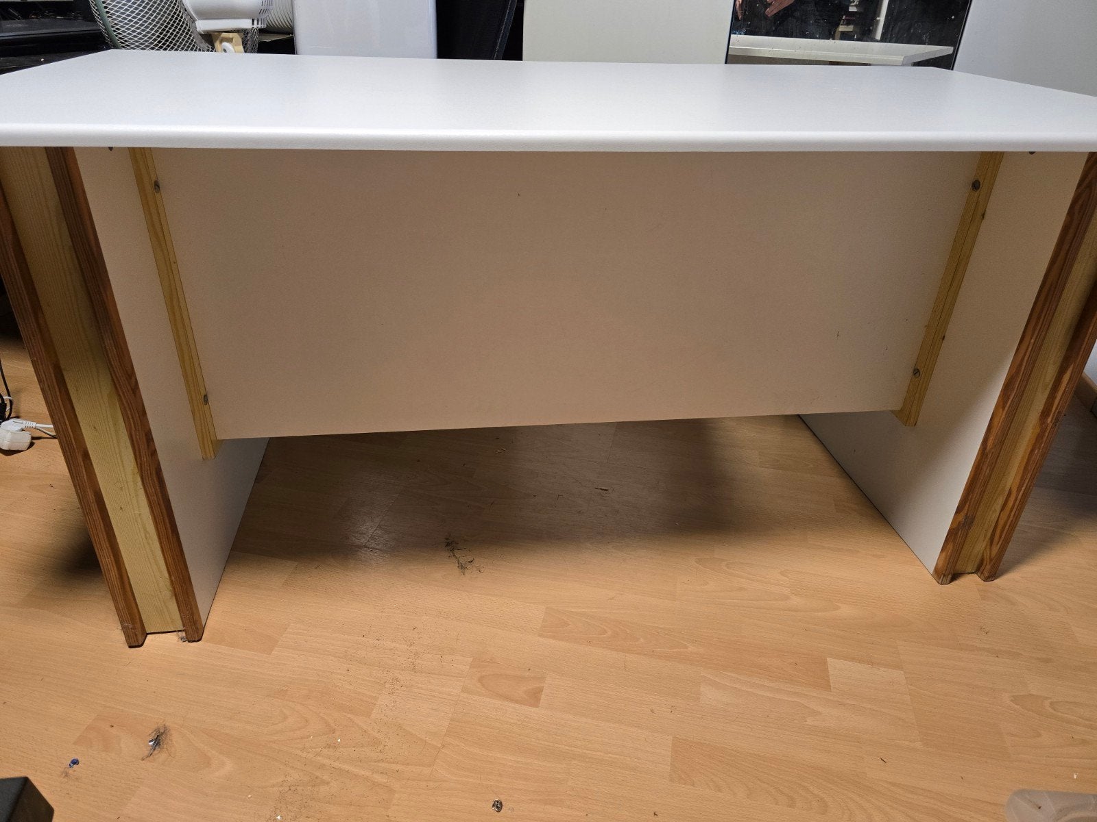 Tijdloos bureau in zeer stevige kwaliteit. 160x80 75cm hoog, Huis en Inrichting, Ophalen, 160 cm, Gebruikt, Hout