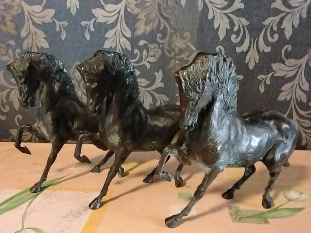 Drie prachtige bronzen paarden +- 36 cm lengte +- 28 cm hoog, Ophalen, Brons