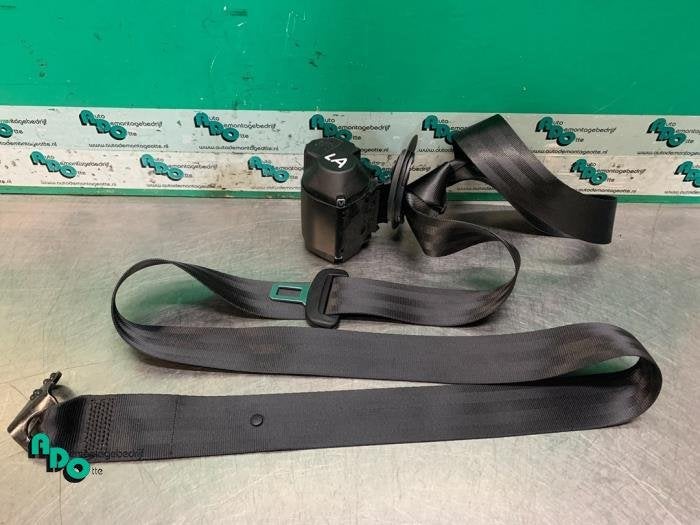 Ceinture de sécurité arrière gauche d'un Volkswagen Polo, Autos : Pièces & Accessoires, Volkswagen, -, 3 mois de garantie, Utilisé