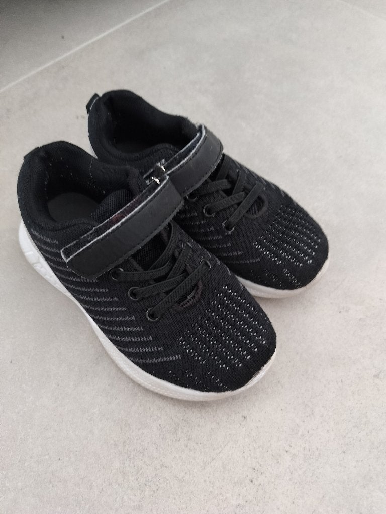 Sportschoenen, turnschoenen maat 29, Sport en Fitness, Turnen, Ophalen of Verzenden, Turnschoenen